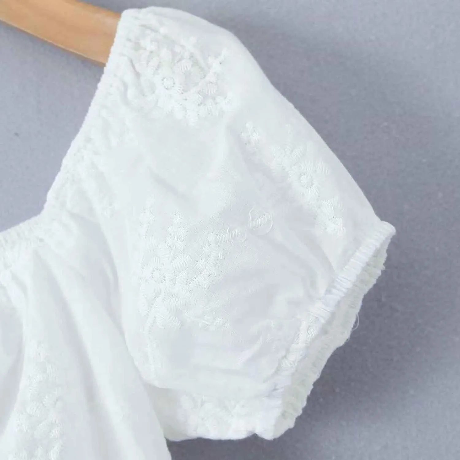 HGps8w Women's Elegant Off The Shoulder 2 Piece Boho Lace Outfits Laceup Crop Tank Top and High Waisted Flowy Long Skirt Sets