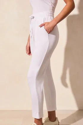 Pull On Capri w/Side Slits-White