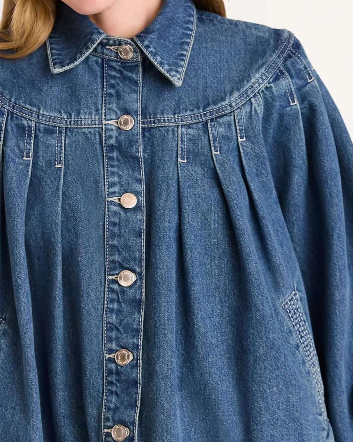 Womens Cropped Denim Jacket Long Sleeve Collared Button Down Pleated Jean Jckets with Pockets