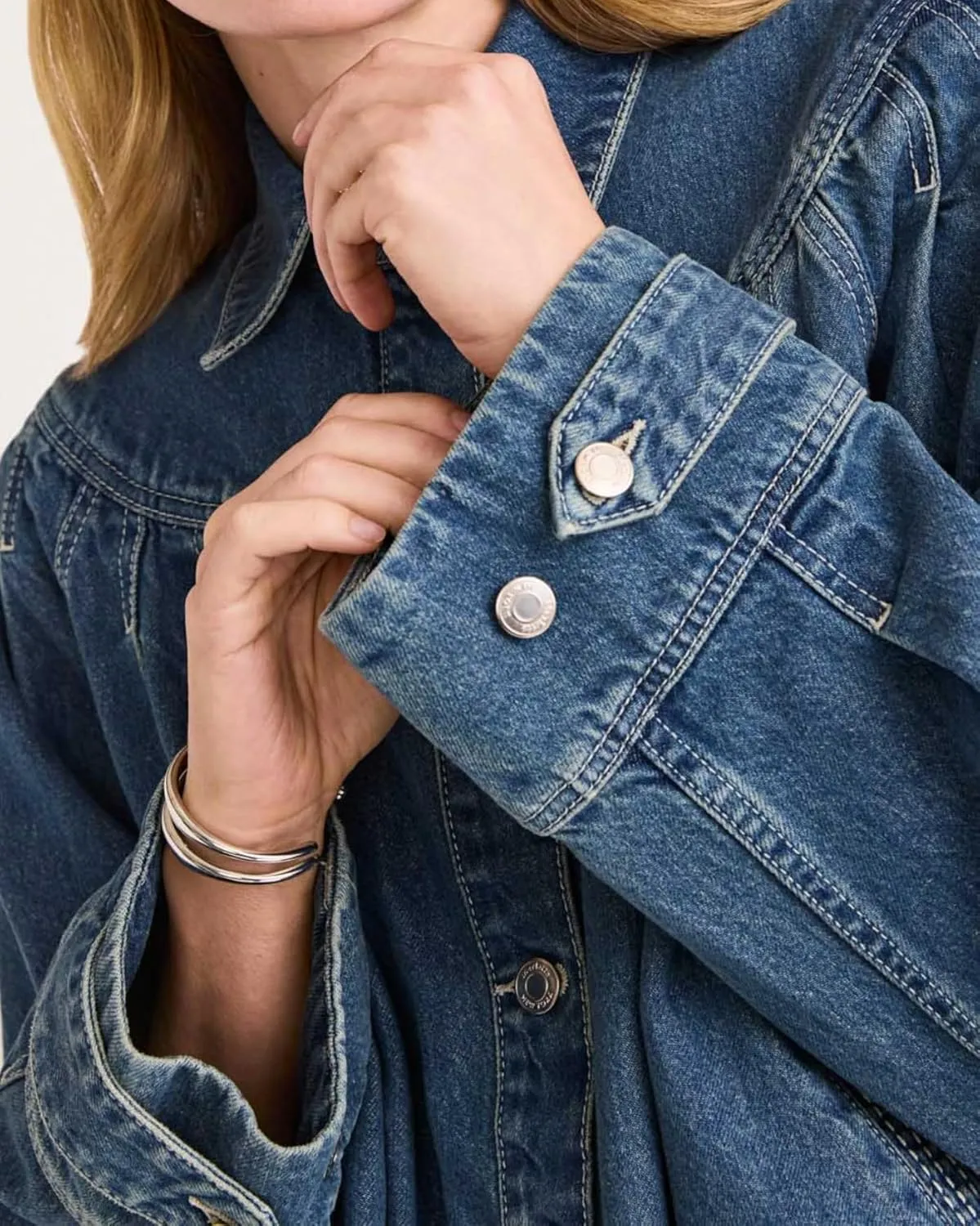 Womens Cropped Denim Jacket Long Sleeve Collared Button Down Pleated Jean Jckets with Pockets